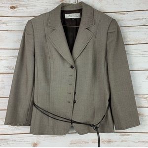 Tahari blazer size 6 . Used good